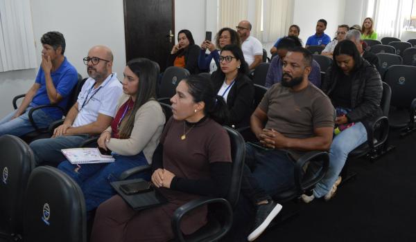 Imagens da Sessão Ordinária aborda fornecimento de medicamentos na farmácia básica e aprova projeto de denominação de logradouros